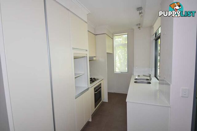 16/28 Bayview St RUNAWAY BAY QLD 4216