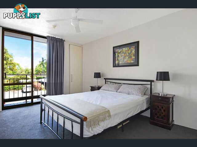 6/13 Fairways Drive CLEAR ISLAND WATERS QLD 4226