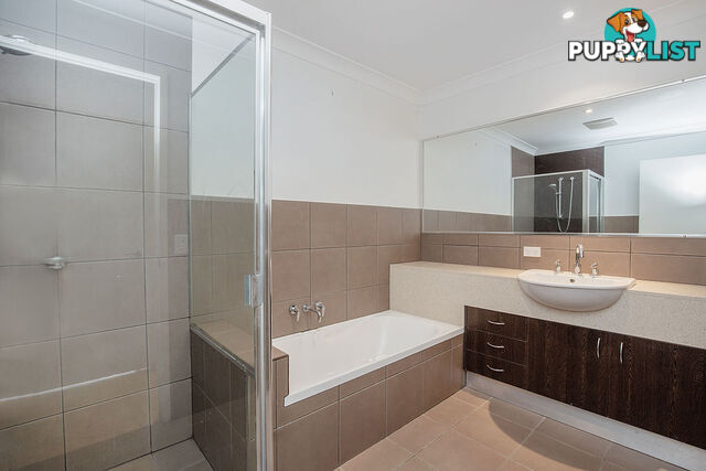 TH13/33 Clark Street BIGGERA WATERS QLD 4216