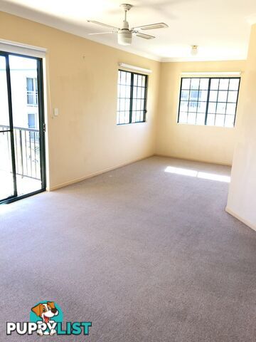 152 Street SOUTHPORT QLD 4215
