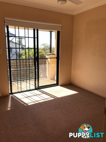 152 Street SOUTHPORT QLD 4215