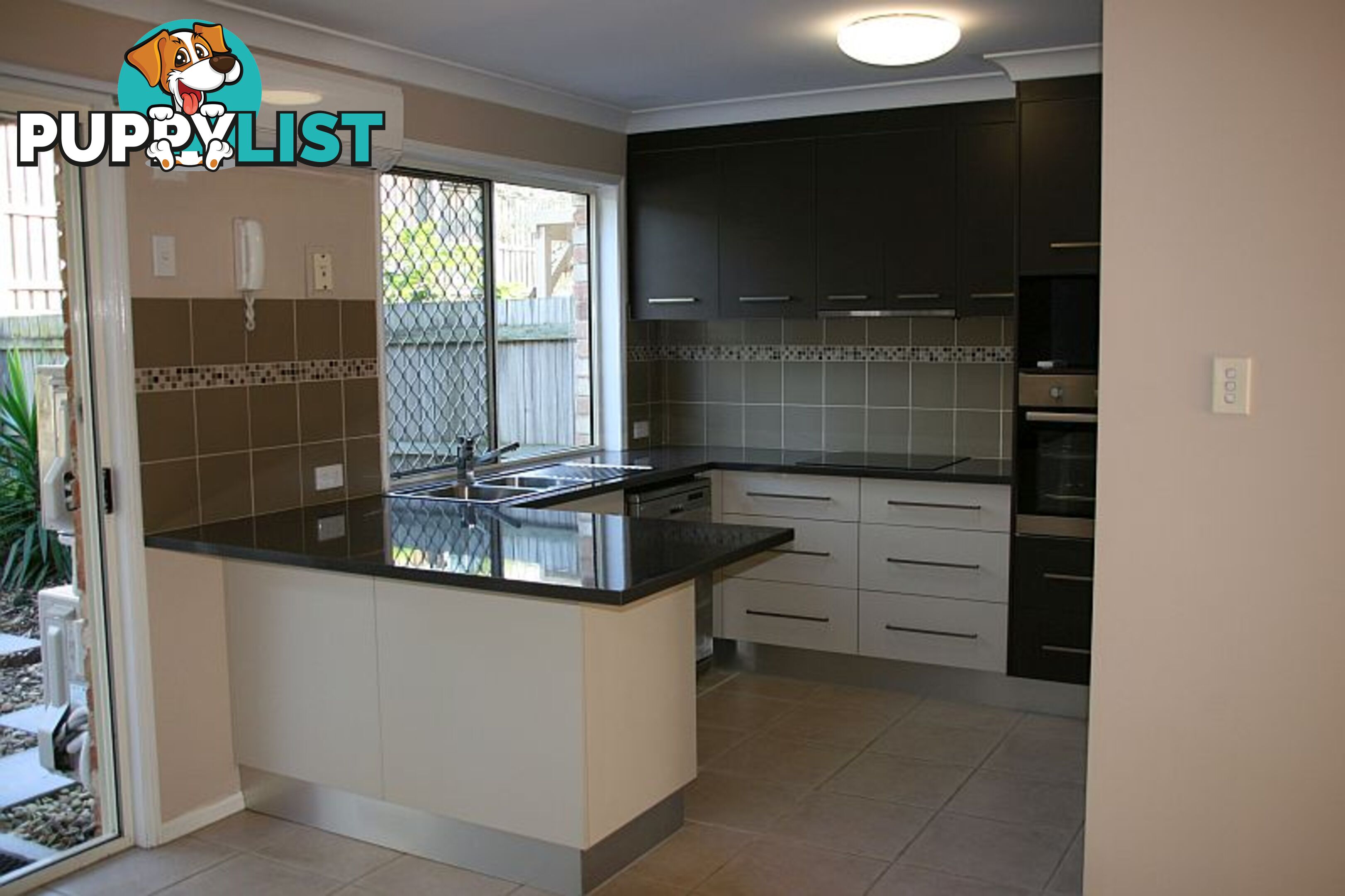 23/27 Camille Crescent WYNNUM WEST QLD 4178