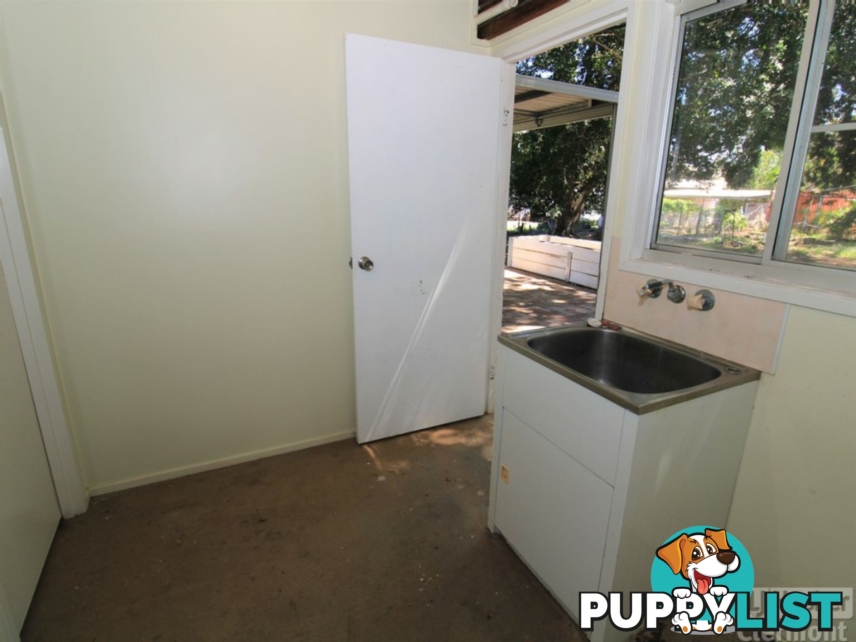 22 Collins Street CLERMONT QLD 4721