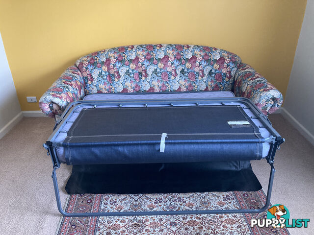Quality &amp;#39;Mobilier&amp;#39; Sofa Bed. Rarely Used