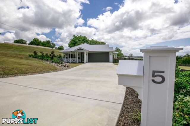 5 Hughes Place VALDORA QLD 4561