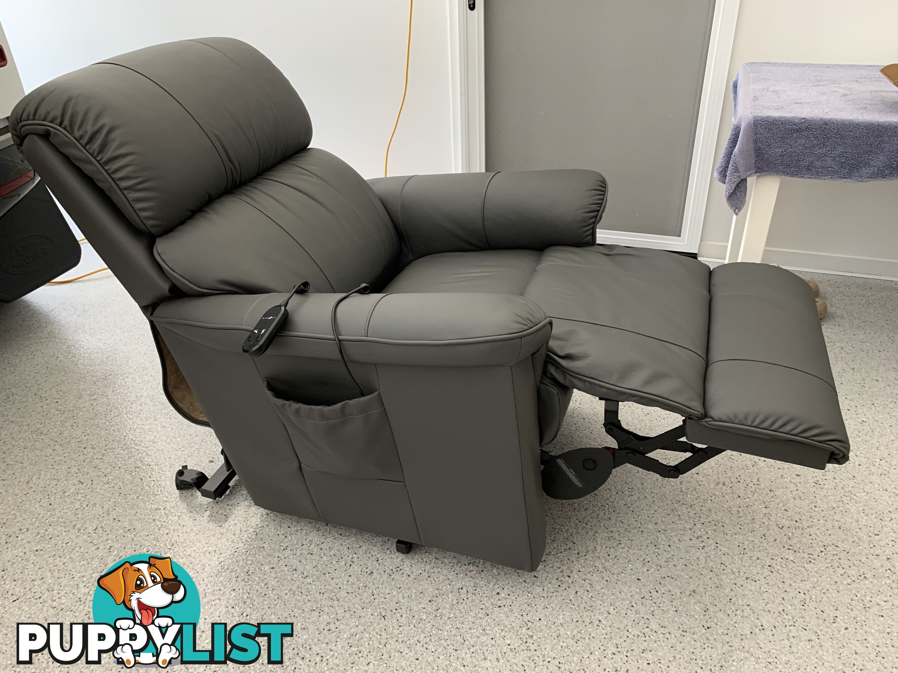 La-Z-Boy Stanley Power Lift Leather Chair