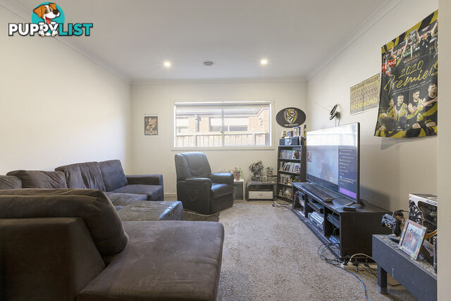 70 Karawarra Circuit Cranbourne North VIC 3977