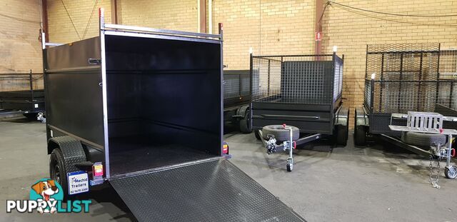 8Ã5 ENCLOSED TRAILER WITH RAMP