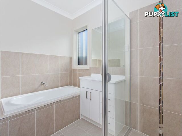 36 Summerland Crescent COLEBEE NSW 2761