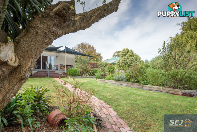 8 Dutton St TOORA VIC 3962