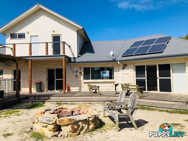 112 Fish Creek - Waratah Rd WARATAH BAY VIC 3959