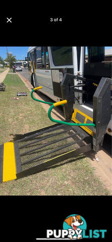 Wheelchair split platform lift hoist for van/bus