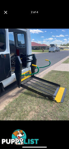 Wheelchair split platform lift hoist for van/bus