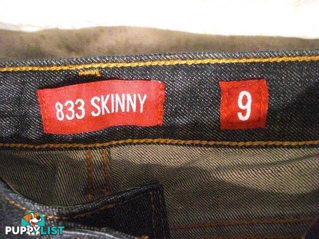 NEW levis 883 skinny size 9