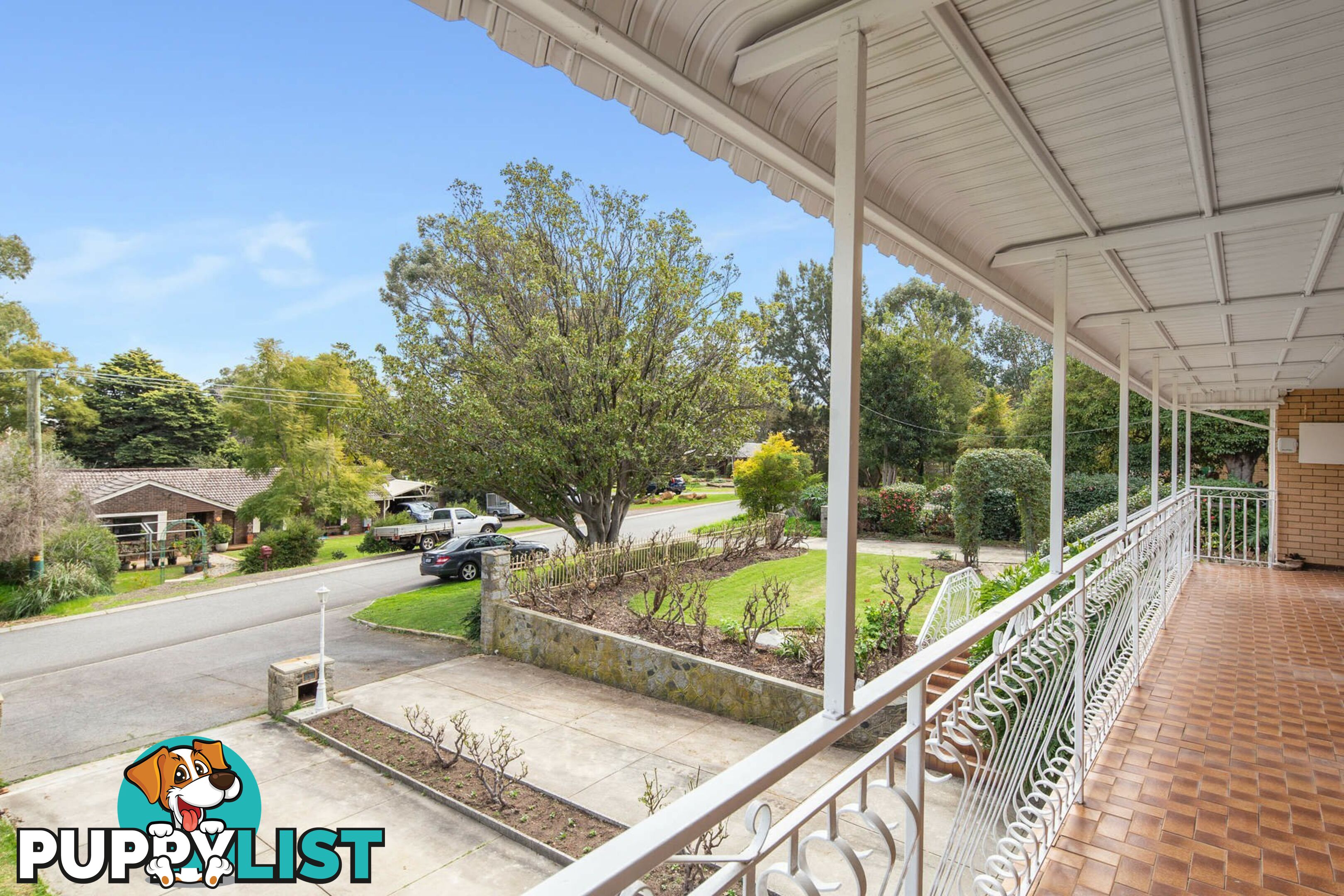 8 Avonia Road KALAMUNDA WA 6076