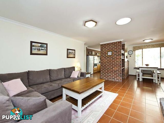 15 Giles Street LESMURDIE WA 6076