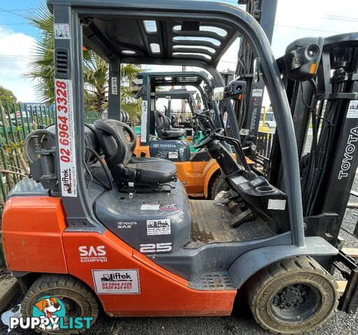 Used Toyota 32-8FG25 Deluxe Forklift For Sale