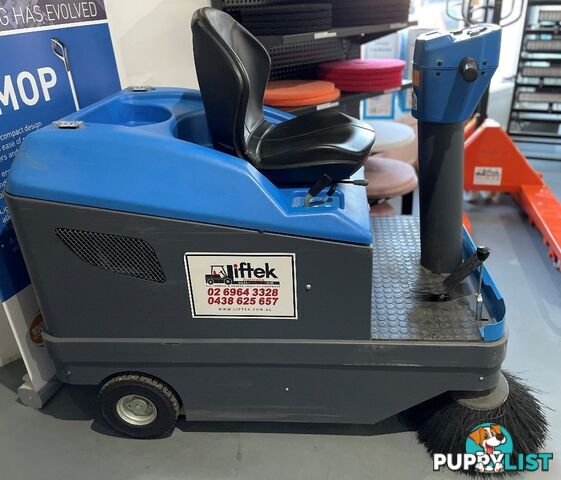 Used Conquest Ride On Floor Sweeper