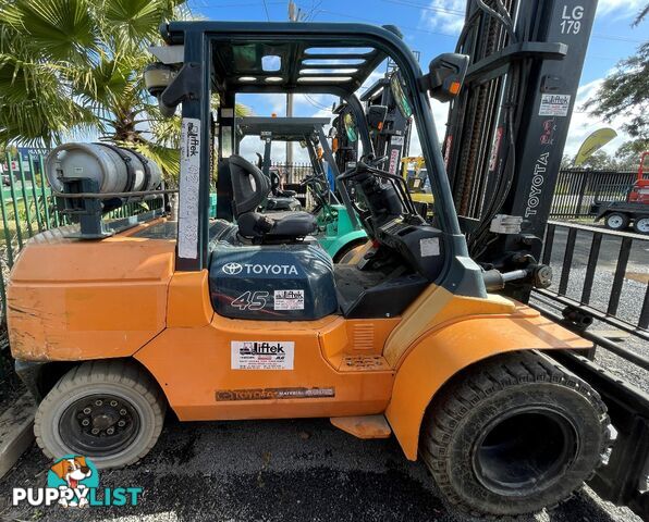 Used Toyota 4.5TON Forklift For Sale