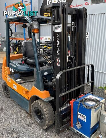 Used Toyota 7FB25 Forklift For Sale