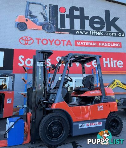 Used Toyota 3.0TON Electric Forklift For Sale