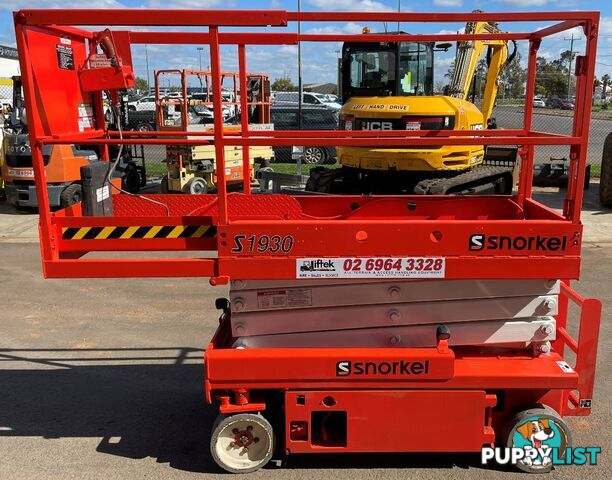 SNORKEL S1930 SCISSOR LIFT AND TRAILER PACKAGE