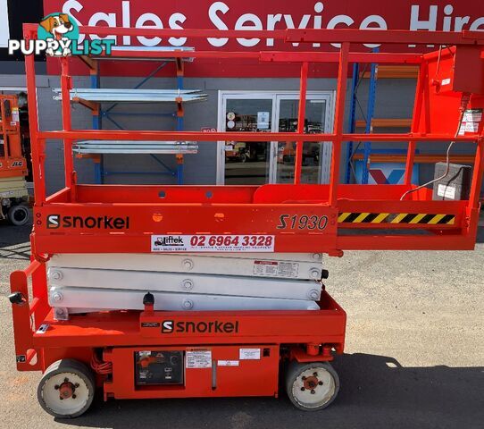 SNORKEL S1930 SCISSOR LIFT AND TRAILER PACKAGE