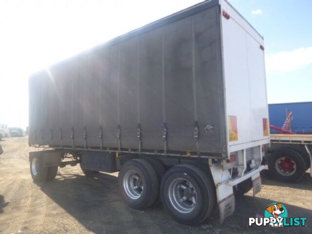 Fruehauf Semi Curtainsider Trailer