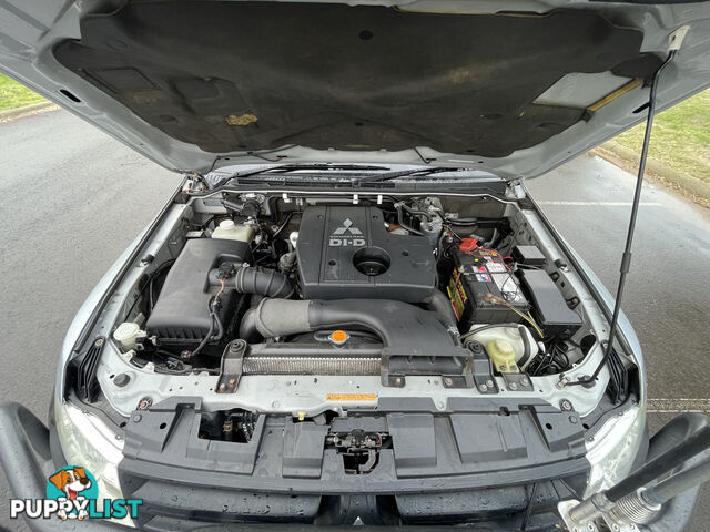 2009 Mitsubishi Pajero Deluxe Sedan Automatic