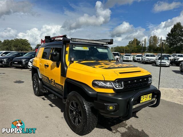 2011 TOYOTA FJCRUISER  GSJ15R WAGON