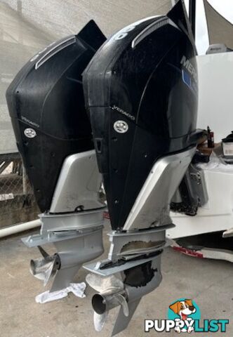 2 x 300 HP V8 Mercury AMS Verado Outboards 2020 model - ENGINES ONLY