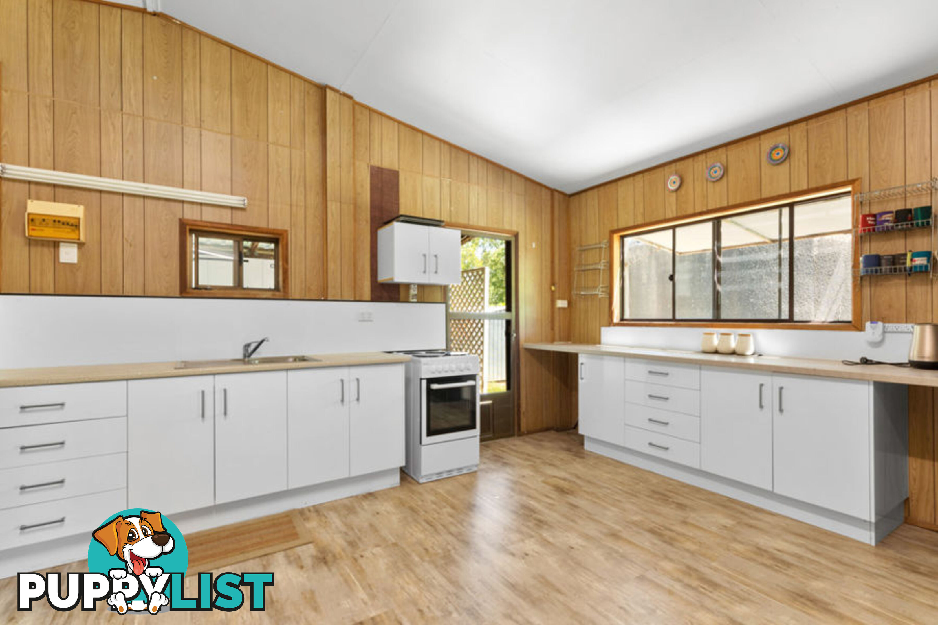 11 O'FLYNN CRESCENT MIDGE POINT QLD 4799