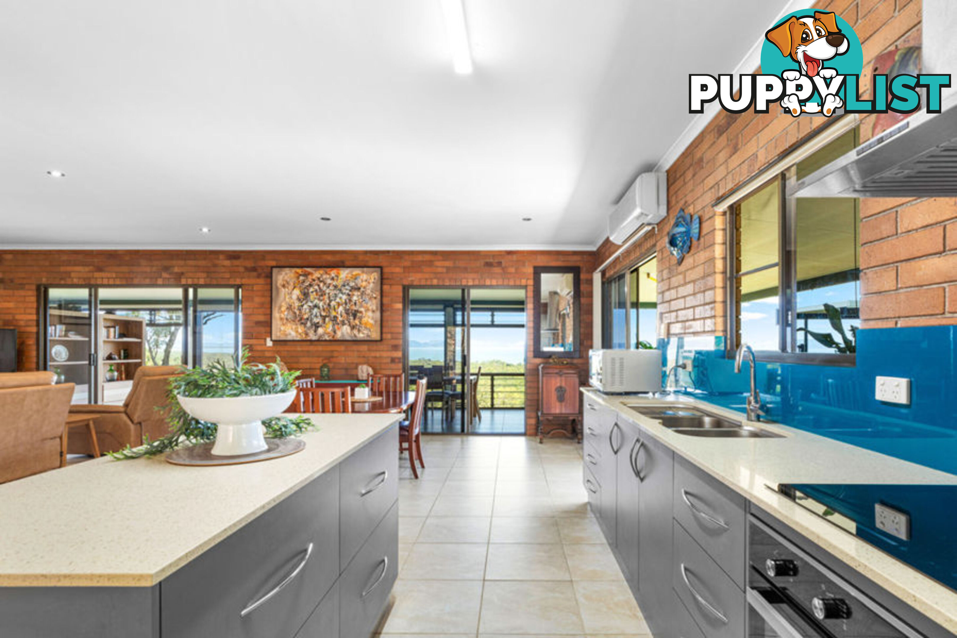 11 O'FLYNN CRESCENT MIDGE POINT QLD 4799