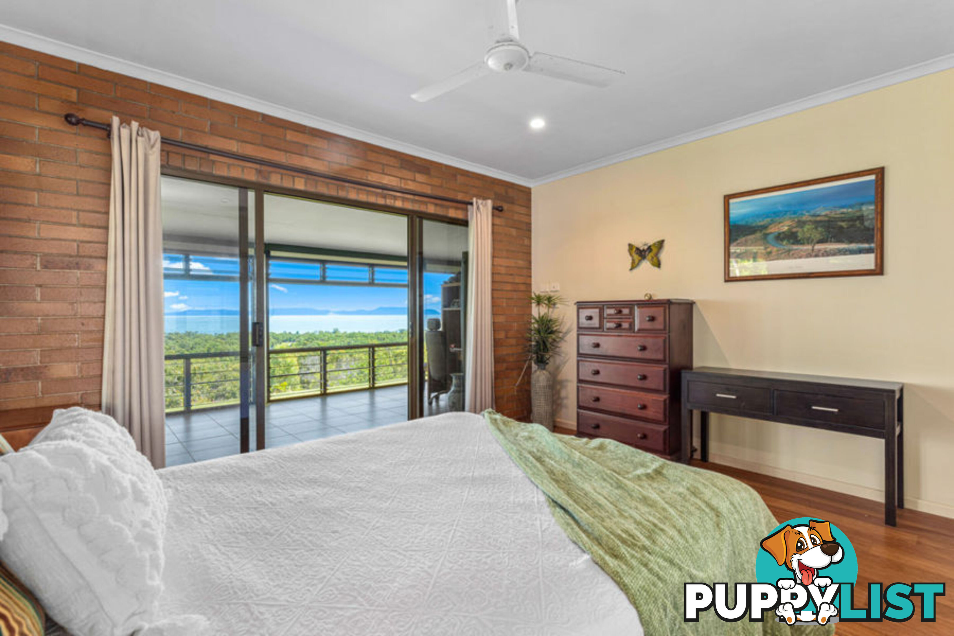 11 O'FLYNN CRESCENT MIDGE POINT QLD 4799