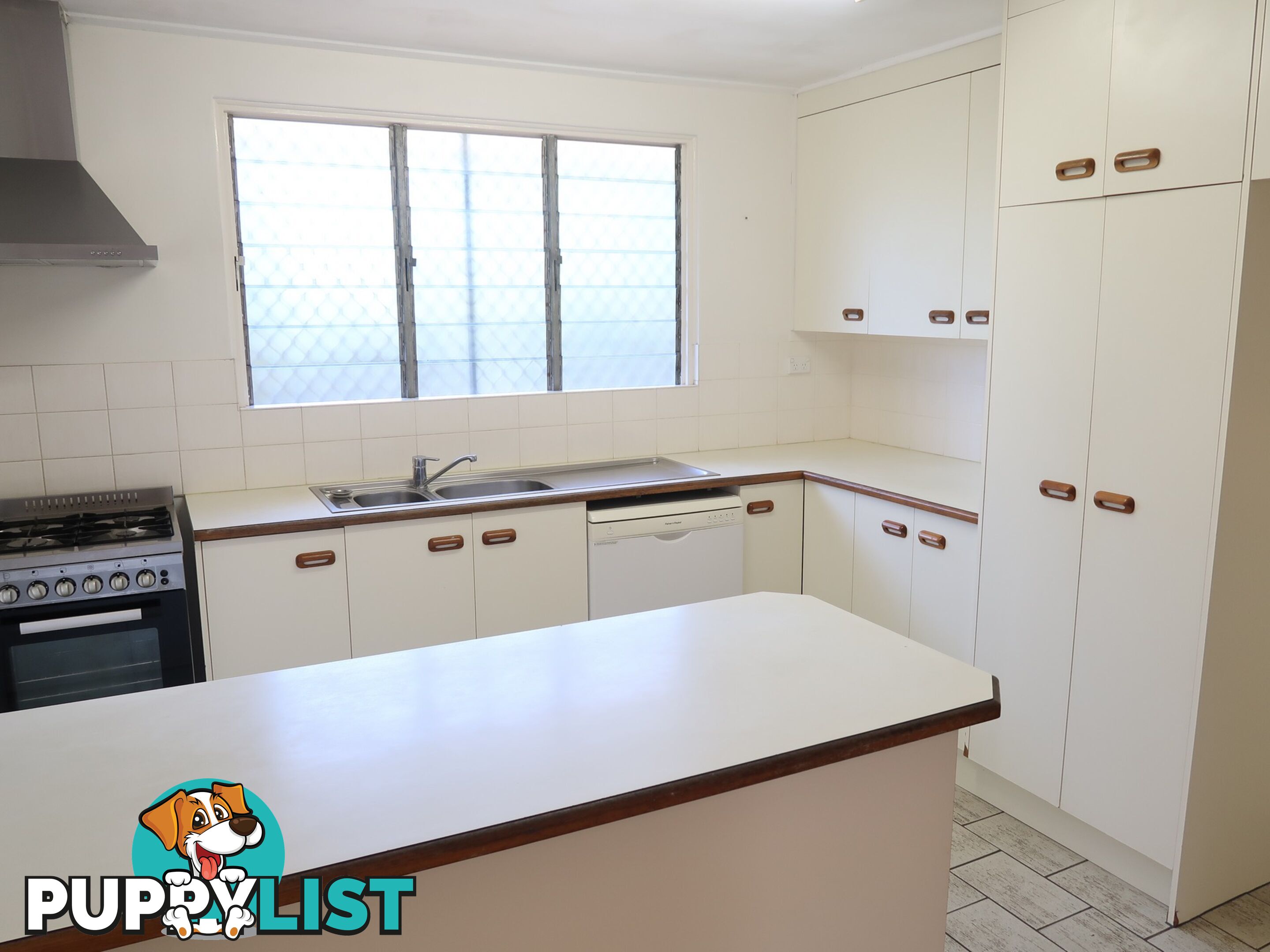 243 McManus Street WHITFIELD QLD 4870