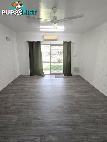 1/10 Stirling Street WHITFIELD QLD 4870