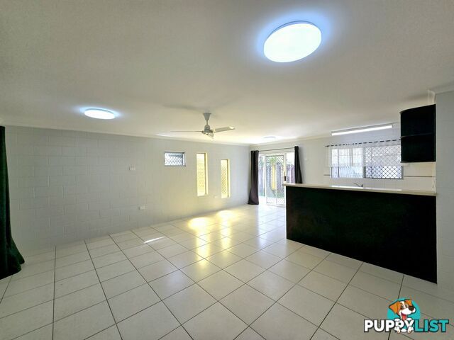 7 Denman Close MANOORA QLD 4870