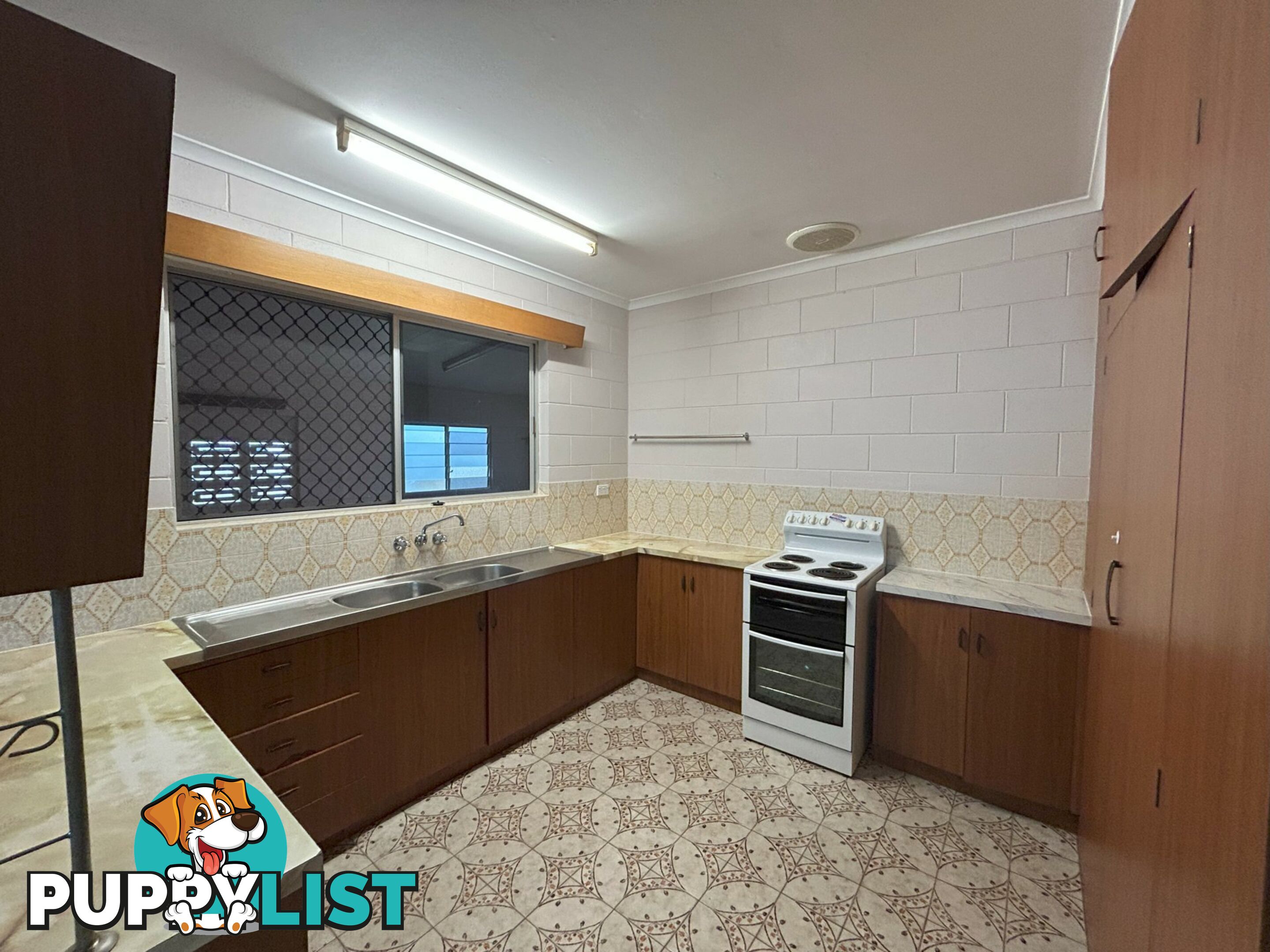 35 Koch Street MOOROOBOOL QLD 4870