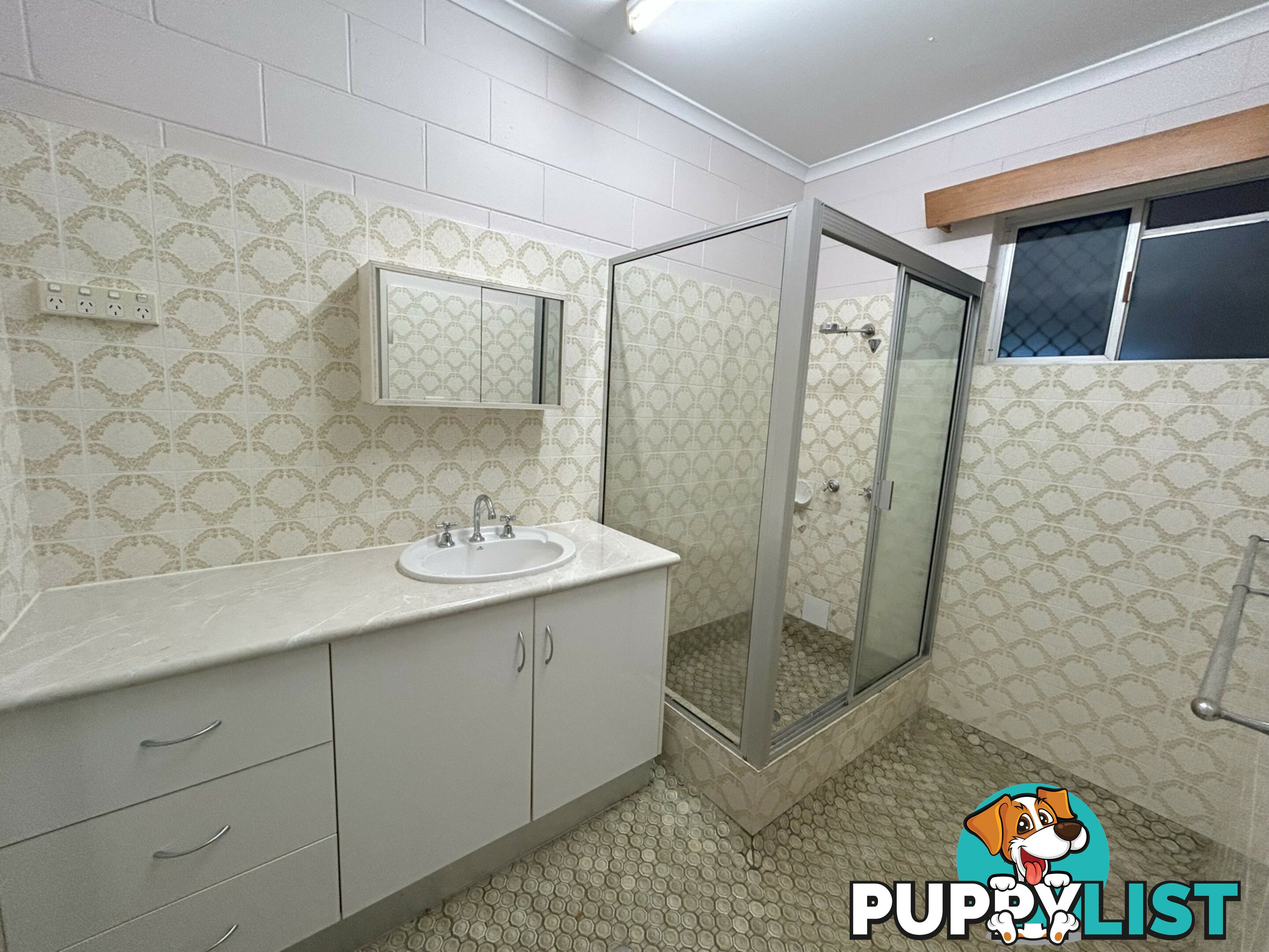 35 Koch Street MOOROOBOOL QLD 4870