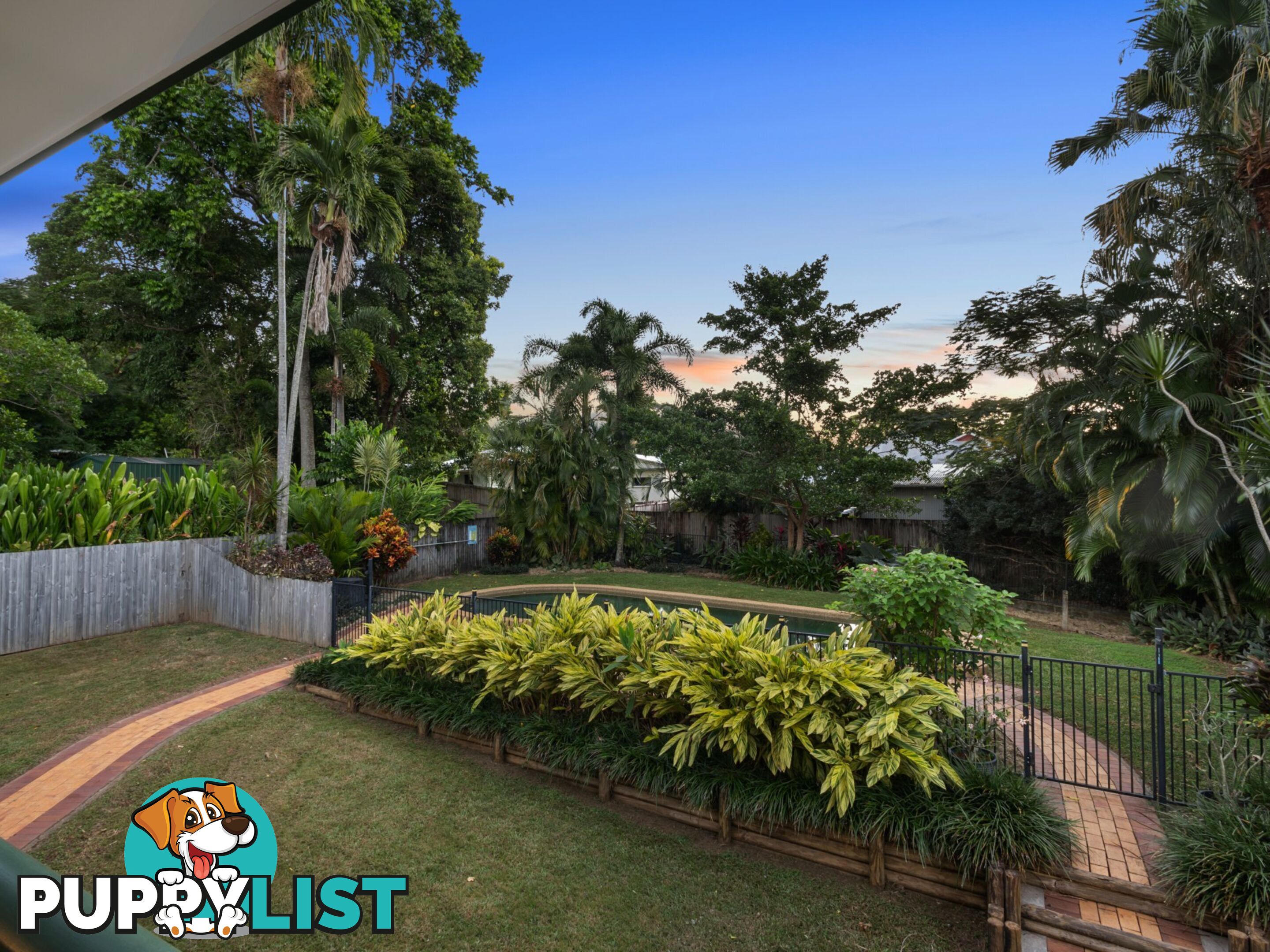 8 Dalgety Street STRATFORD QLD 4870