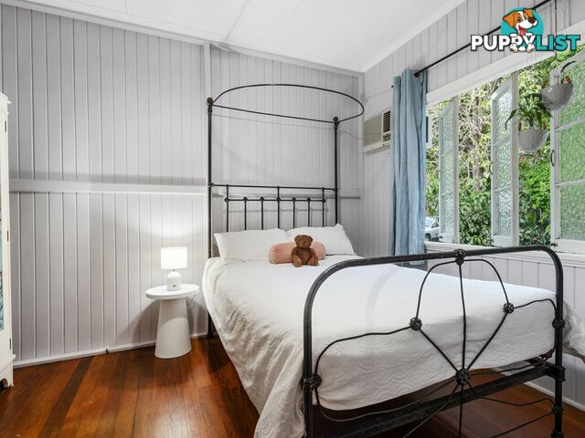 8 Dalgety Street STRATFORD QLD 4870