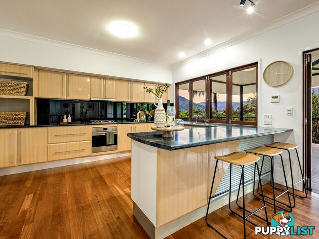 4 Fallon Close BRINSMEAD QLD 4870