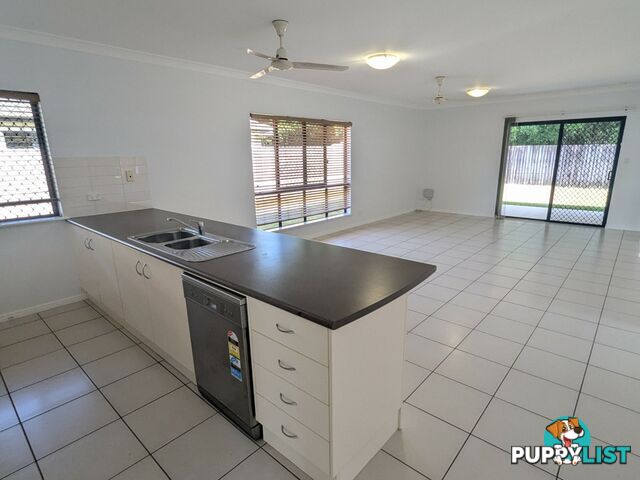 38 Roderick Street BENTLEY PARK QLD 4869