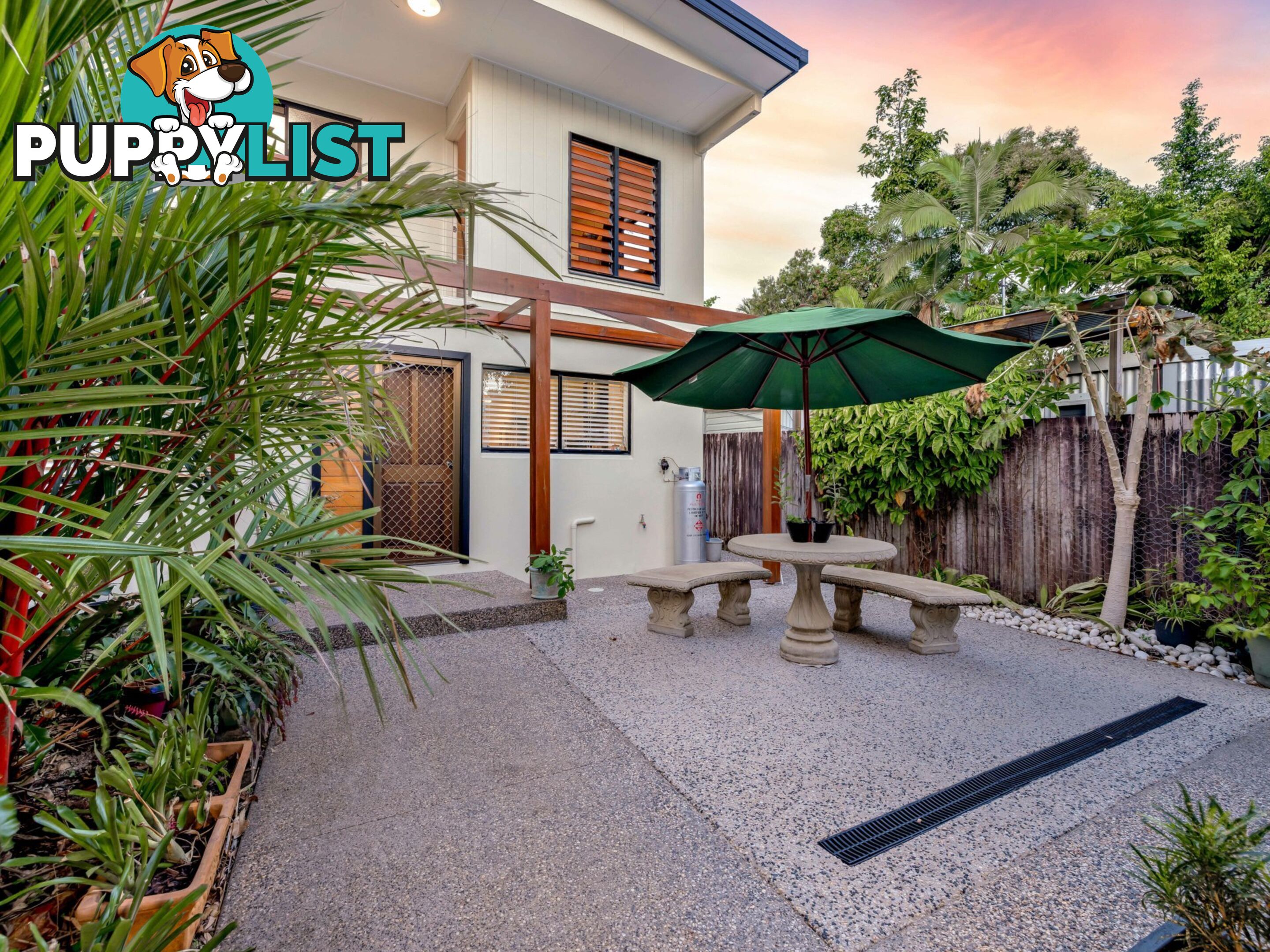 56 Hibiscus Lane HOLLOWAYS BEACH QLD 4878