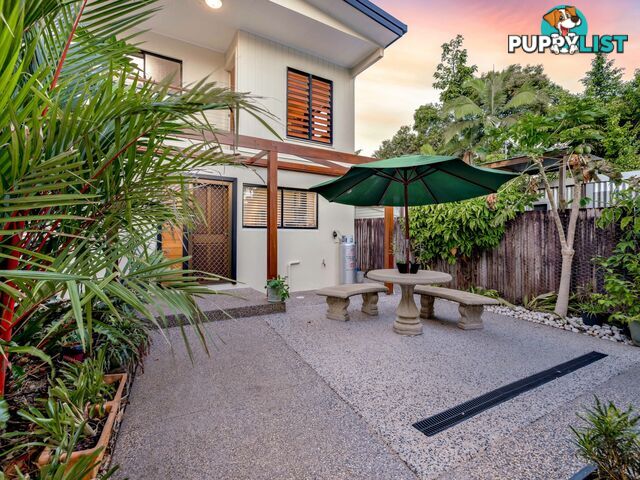 56 Hibiscus Lane HOLLOWAYS BEACH QLD 4878