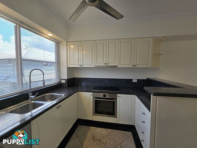 10/267 Esplanade CAIRNS NORTH QLD 4870