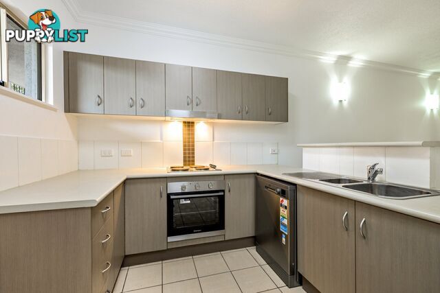302/2-8 Centenary Close MANOORA QLD 4870