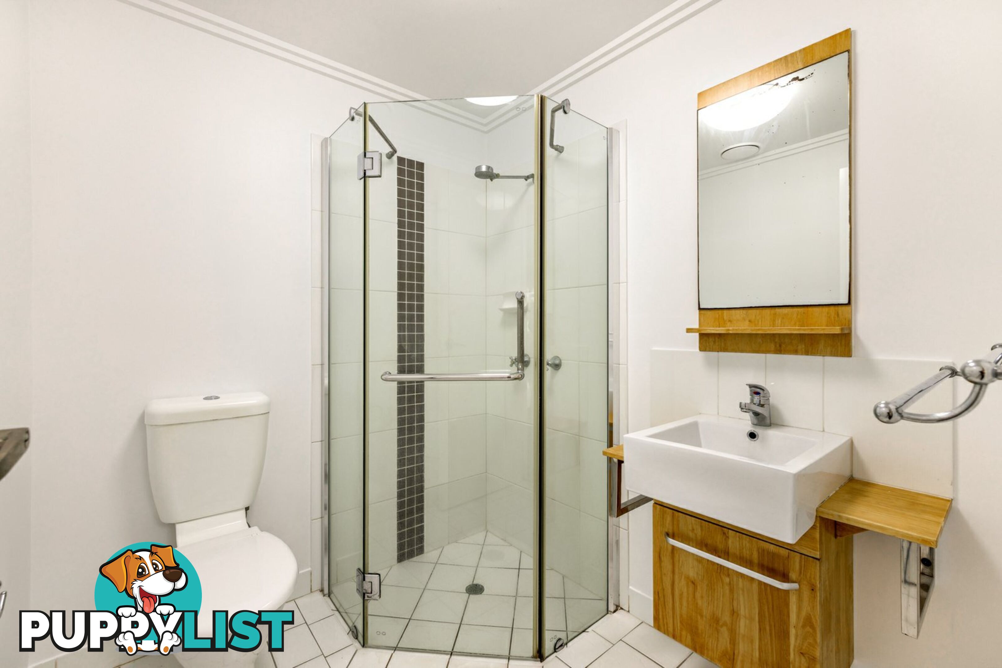 302/2-8 Centenary Close MANOORA QLD 4870