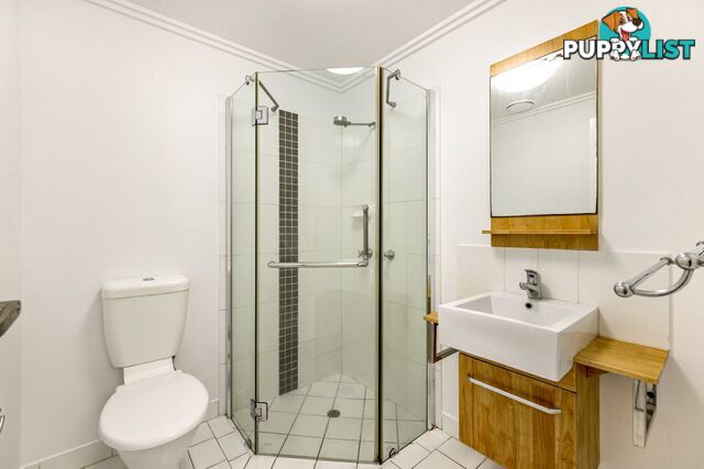 302/2-8 Centenary Close MANOORA QLD 4870