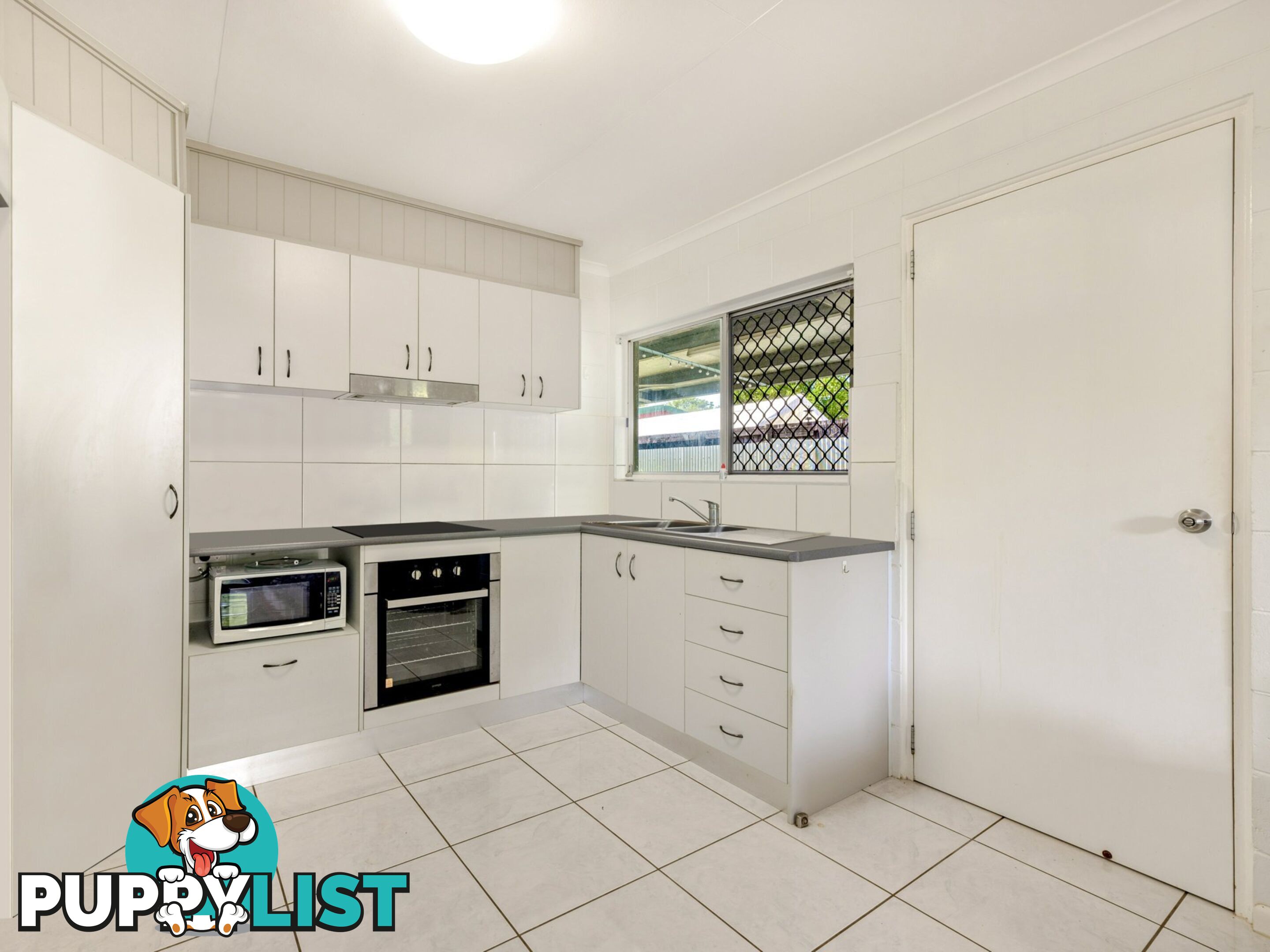 2/12 Valmadre Street CARAVONICA QLD 4878